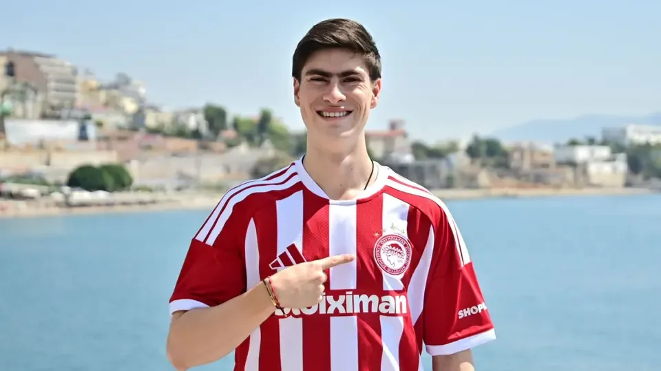 Armando 'Hormiga' González ficha con el Olympiacos tras salir de Chivas